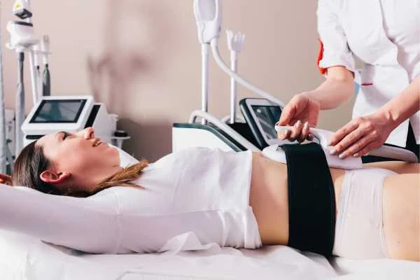 woman having body sculpting to help improve her body image and her mental health Lincolnshire